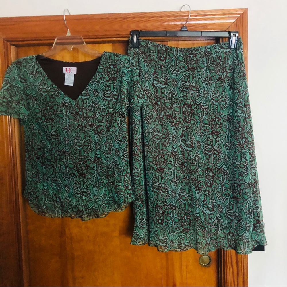 Women’s 2-Piece Top & Skirt Set